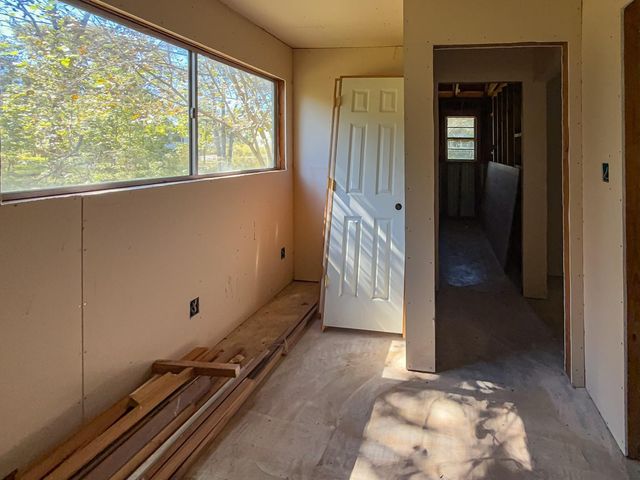 142 W Hickory Cove, Onalaska, TX 77360