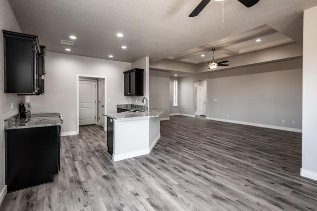 7426 E Squaw Creek Drive, Kingman, AZ 86401