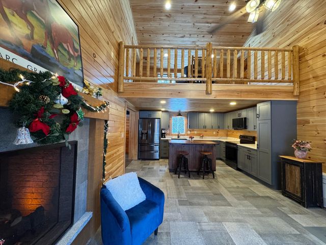 42 Chickadee Lane, Littleton, NH 03561