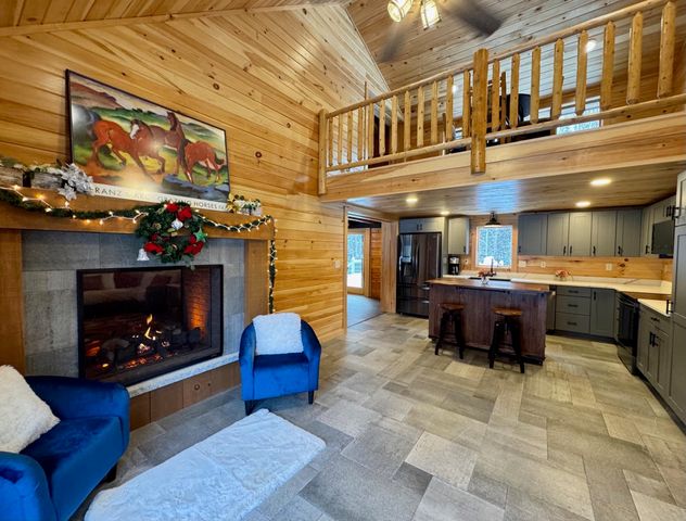 42 Chickadee Lane, Littleton, NH 03561