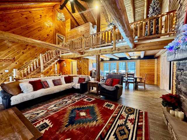 42 Chickadee Lane, Littleton, NH 03561