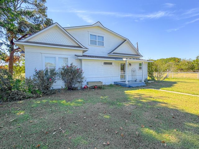 1710 Fm 667, Purdon, TX 76679