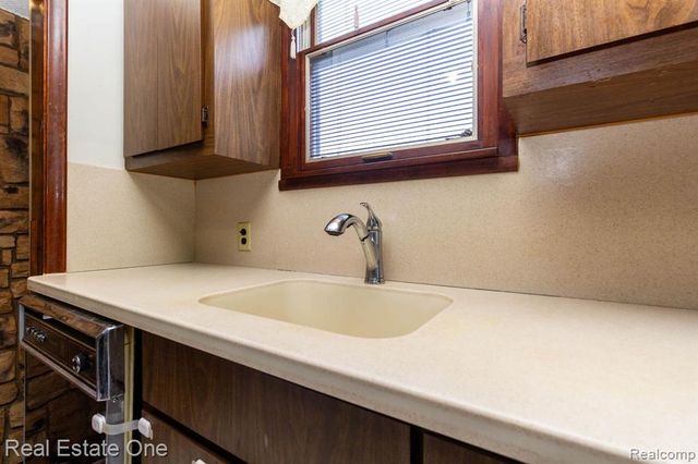 1977 Markese Avenue, Lincoln Park, MI 48146