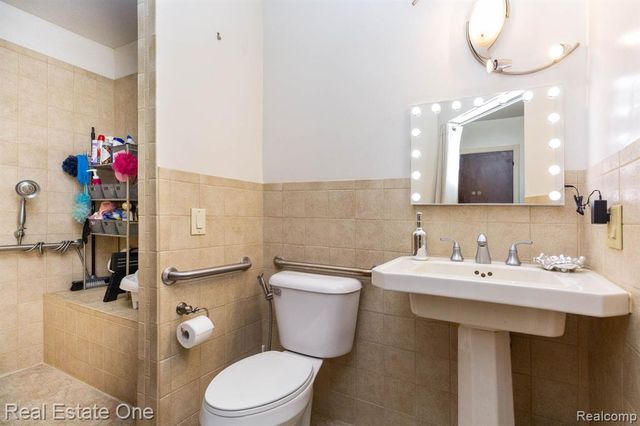 1977 Markese Avenue, Lincoln Park, MI 48146