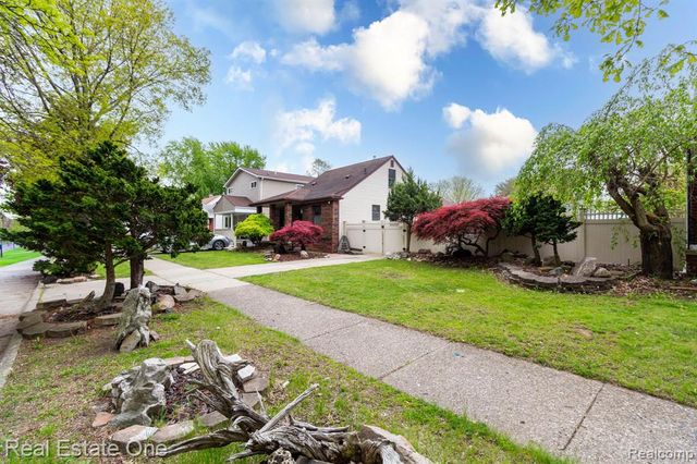 1977 Markese Avenue, Lincoln Park, MI 48146