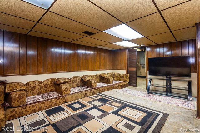 1977 Markese Avenue, Lincoln Park, MI 48146