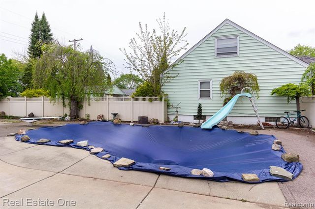 1977 Markese Avenue, Lincoln Park, MI 48146