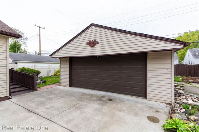1977 Markese Avenue, Lincoln Park, MI 48146
