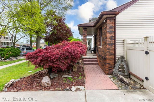 1977 Markese Avenue, Lincoln Park, MI 48146