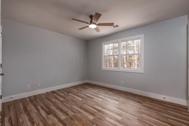 330 London Dale, Woodstock, GA 30189