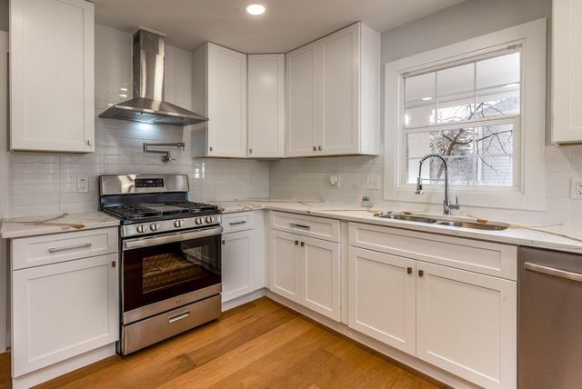 330 London Dale, Woodstock, GA 30189