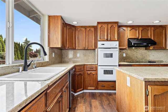 3601 70th Avenue W, University Place, WA 98466