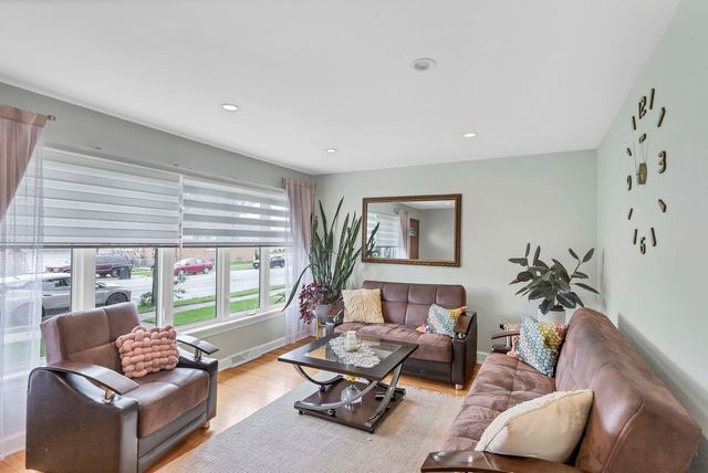 7008 W Montrose Avenue, Norridge, IL 60706