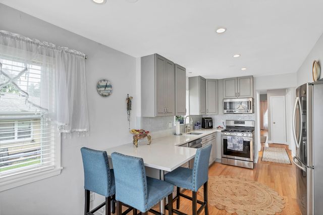 7008 W Montrose Avenue, Norridge, IL 60706