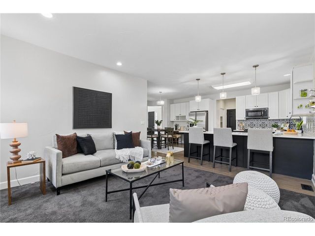 560 S 16th Ave, Brighton, CO 80601
