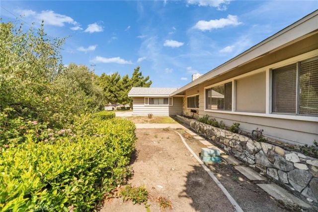 888 Syracuse, Claremont, CA 91711