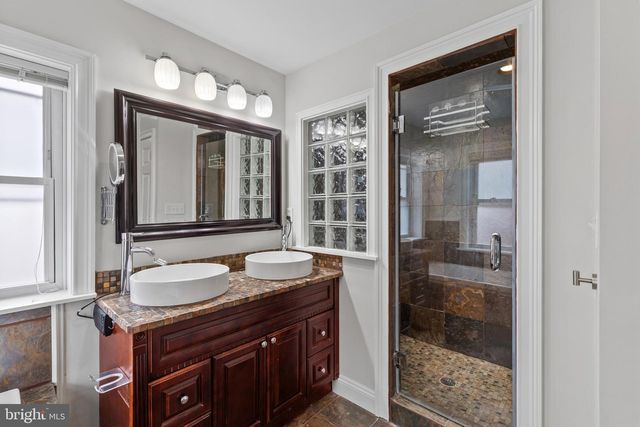 2038 E PRATT ST, Baltimore, MD 21231