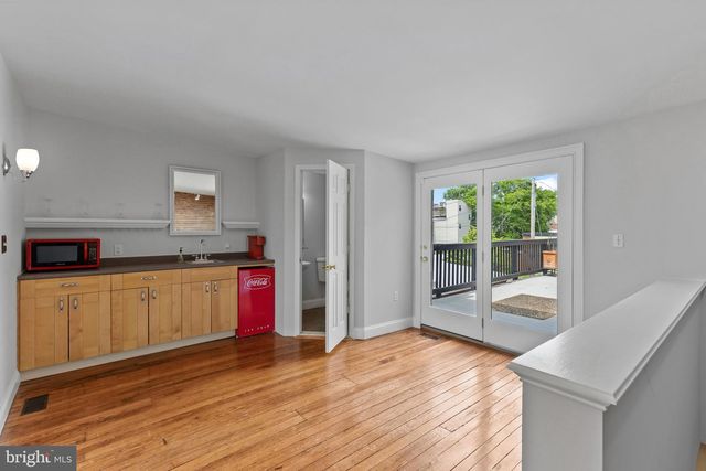 2038 E PRATT ST, Baltimore, MD 21231