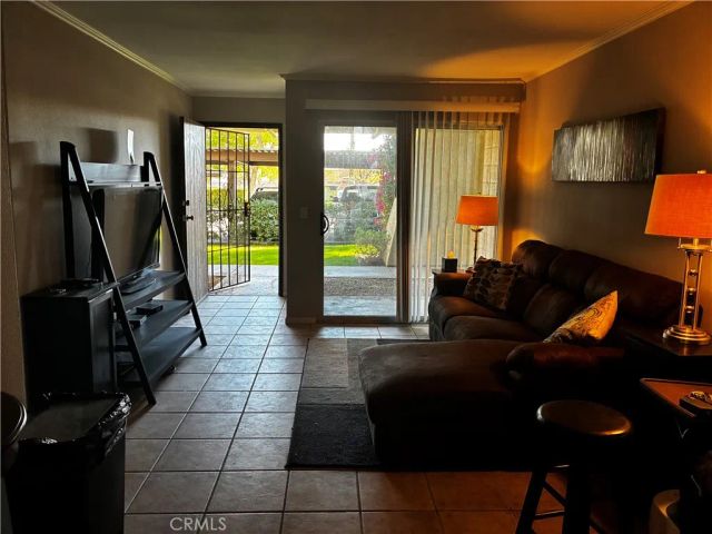 575 N Villa Court 107, Palm Springs, CA 92262