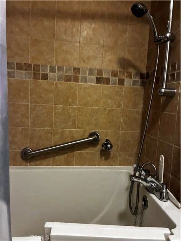 575 N Villa Court 107, Palm Springs, CA 92262