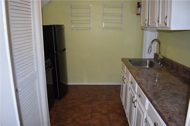 210 Maple Ln, Neville Twp, PA 15225