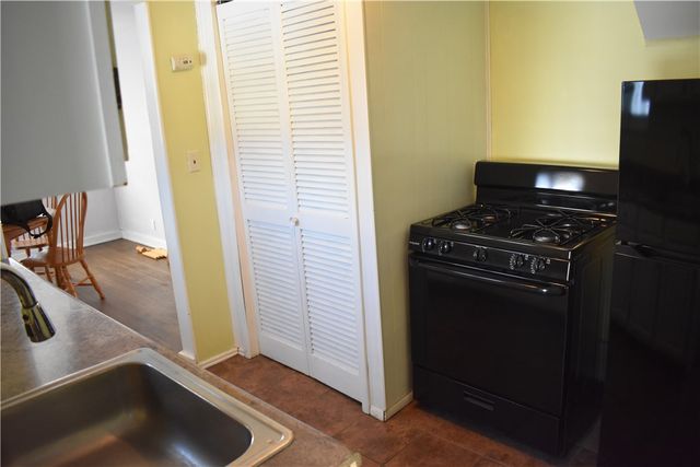 210 Maple Ln, Neville Twp, PA 15225