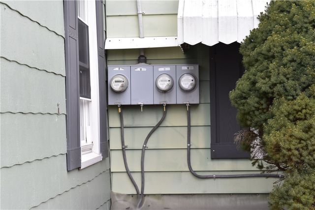 210 Maple Ln, Neville Twp, PA 15225