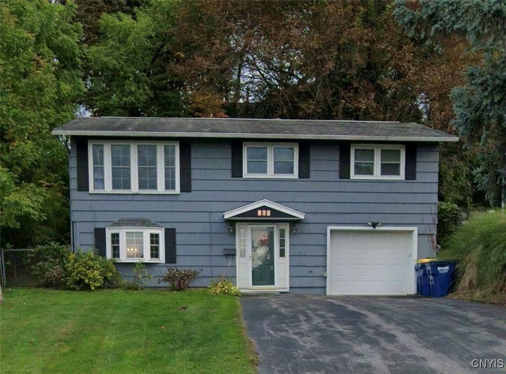 310 Gordon Parkway, Camillus, NY 13219