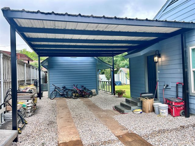 1012 Rindie Street, Irving, TX 75060