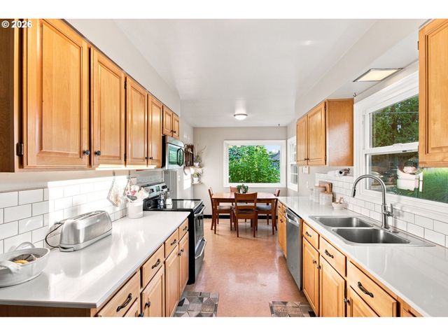 3636 N BALDWIN St, Portland, OR 97217