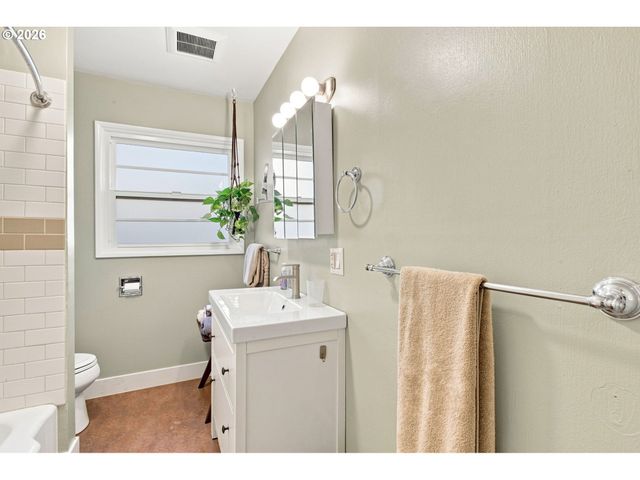 3636 N BALDWIN St, Portland, OR 97217
