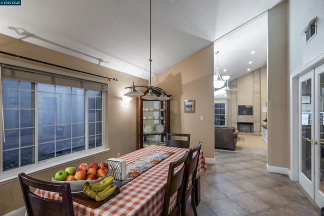 4962 Shadowfalls Dr, Martinez, CA 94553