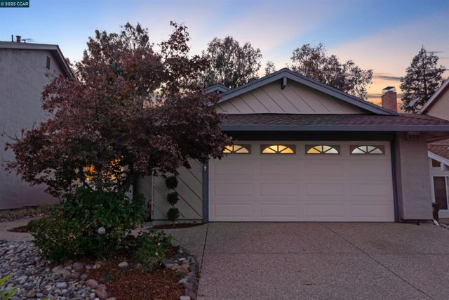 4962 Shadowfalls Dr, Martinez, CA 94553