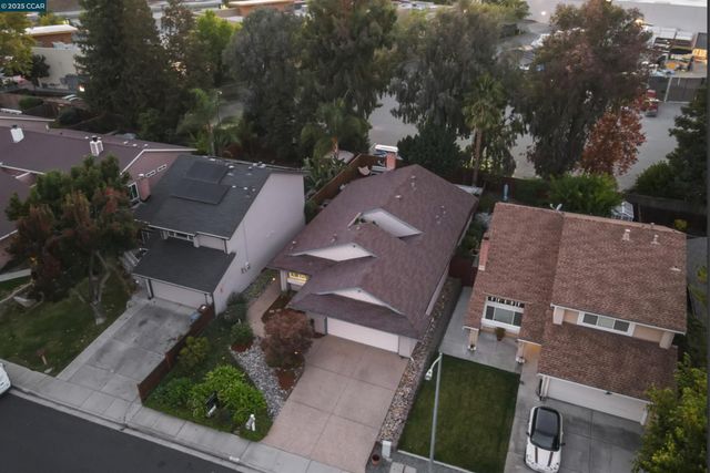 4962 Shadowfalls Dr, Martinez, CA 94553