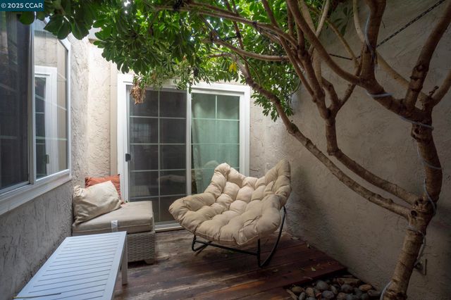 4962 Shadowfalls Dr, Martinez, CA 94553