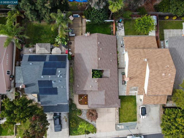 4962 Shadowfalls Dr, Martinez, CA 94553