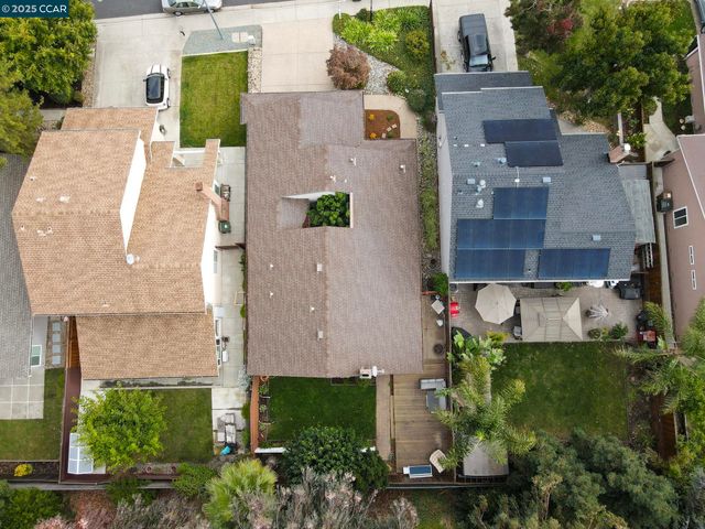 4962 Shadowfalls Dr, Martinez, CA 94553