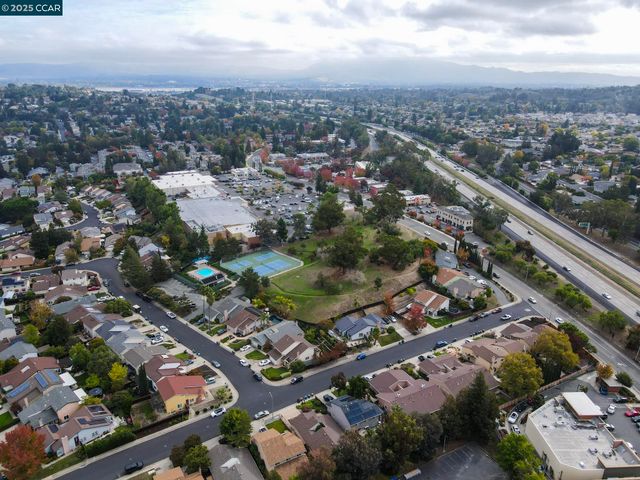 4962 Shadowfalls Dr, Martinez, CA 94553