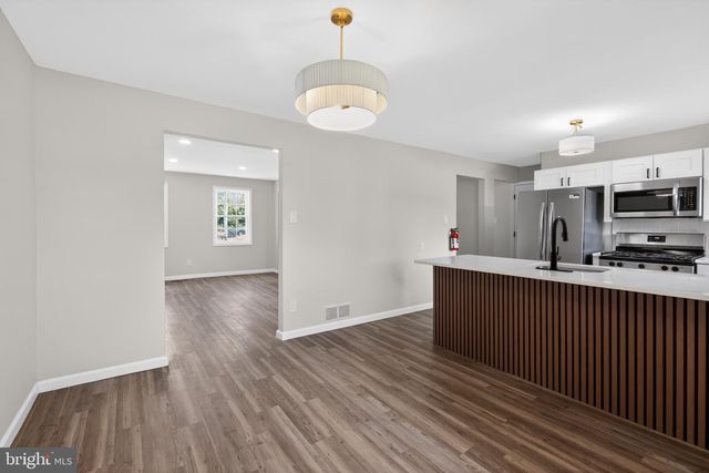 12 HERON CT, Newark, DE 19702