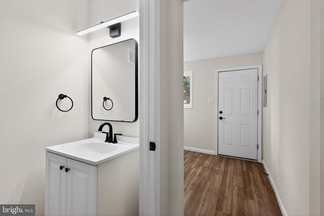 12 HERON CT, Newark, DE 19702