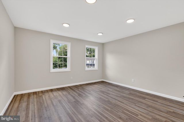 12 HERON CT, Newark, DE 19702