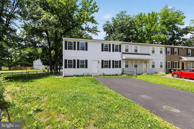 12 HERON CT, Newark, DE 19702