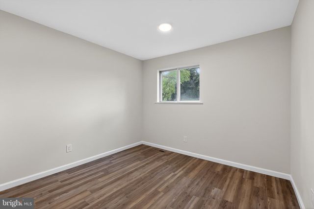 12 HERON CT, Newark, DE 19702