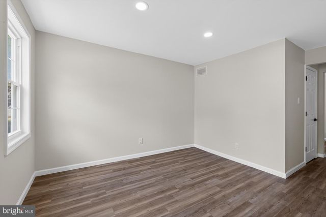 12 HERON CT, Newark, DE 19702