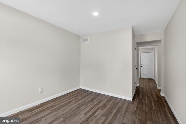 12 HERON CT, Newark, DE 19702