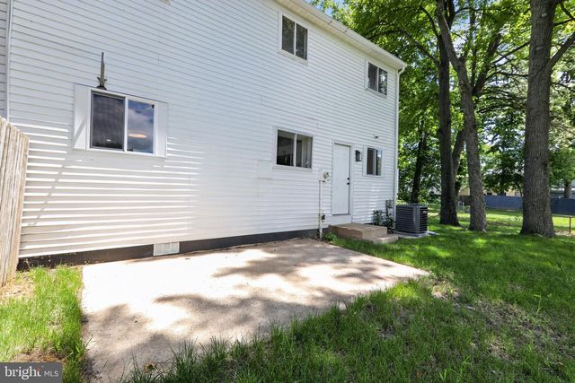 12 HERON CT, Newark, DE 19702