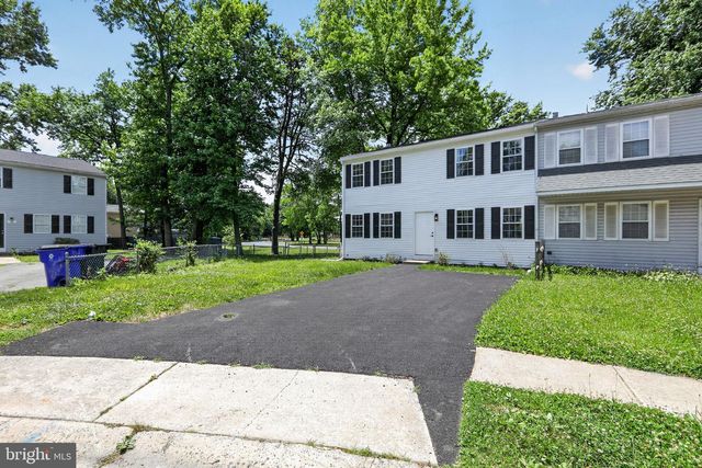 12 HERON CT, Newark, DE 19702