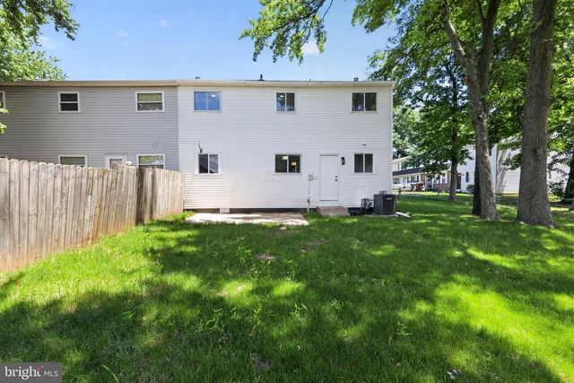 12 HERON CT, Newark, DE 19702