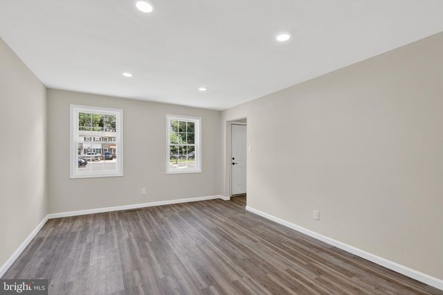 12 HERON CT, Newark, DE 19702