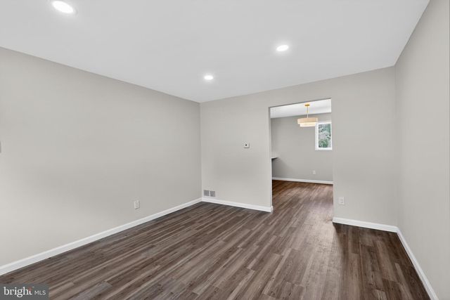 12 HERON CT, Newark, DE 19702